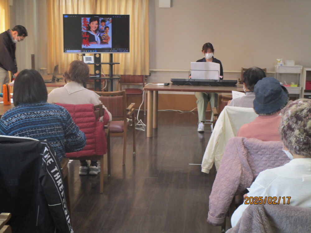 静岡市清水区老人ホーム_ぺんぎんクラブ押切うたごえ喫茶開催