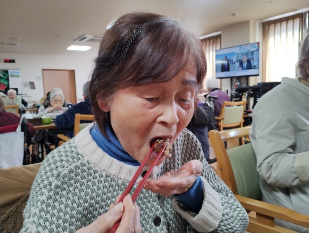 藤枝市老人ホーム_イベント食飛騨牛100％ハンバーグ
