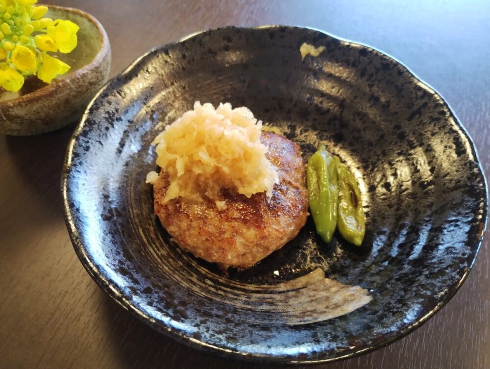藤枝市老人ホーム_イベント食飛騨牛100％ハンバーグ
