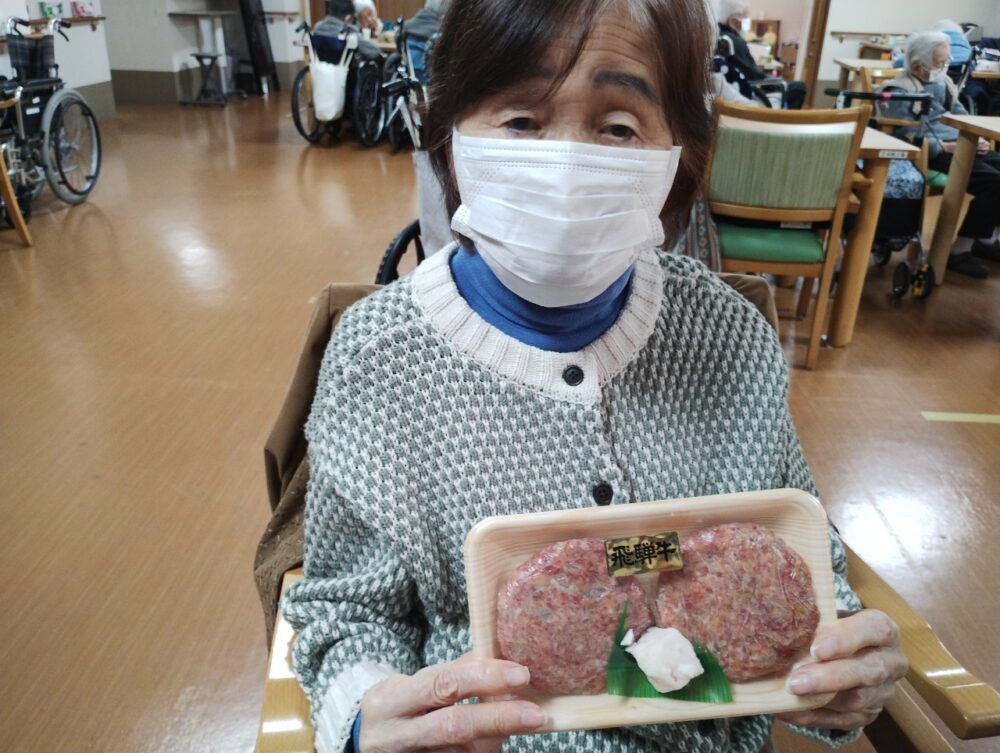 藤枝市老人ホーム_イベント食飛騨牛100％ハンバーグ