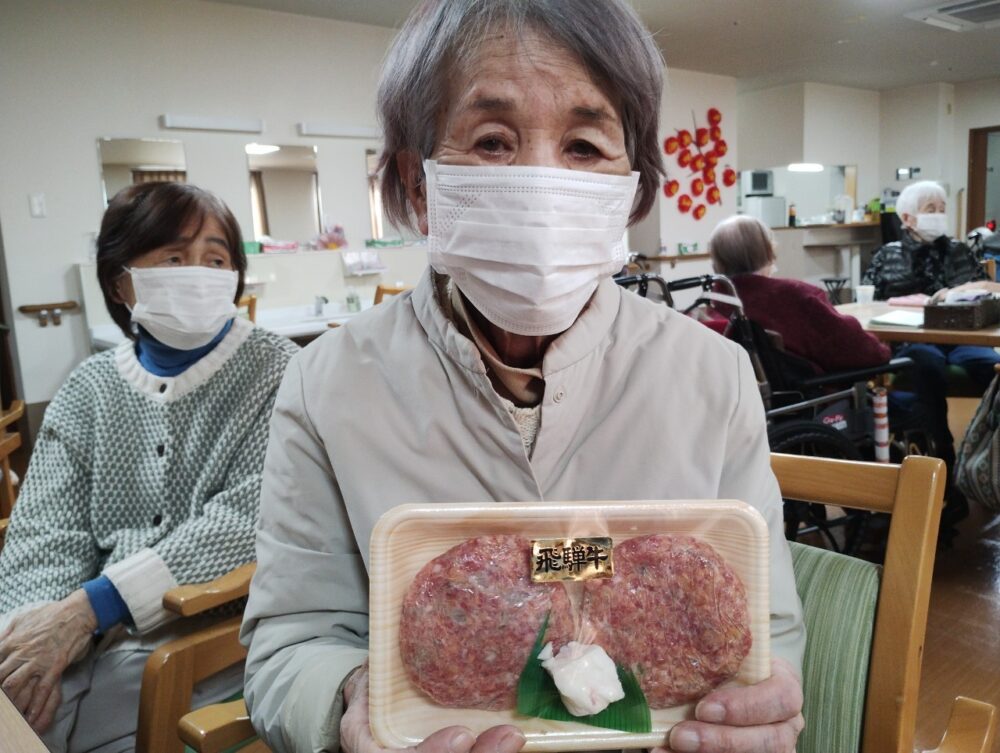 藤枝市老人ホーム_イベント食飛騨牛100％ハンバーグ