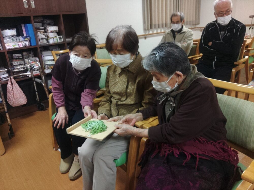 藤枝市老人ホーム_3月の蕎麦打ち茶蕎麦のなめこおろし蕎麦