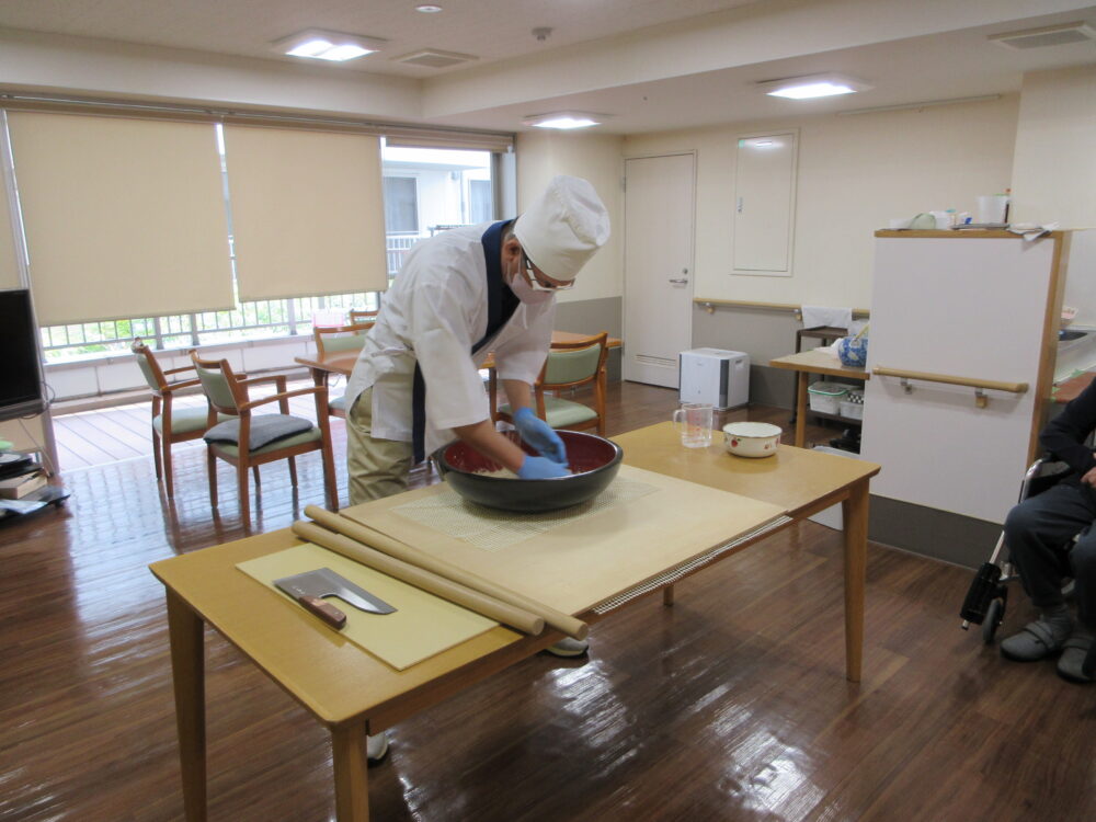 静岡市葵区有料老人ホーム_変わり蕎麦金な粉麺