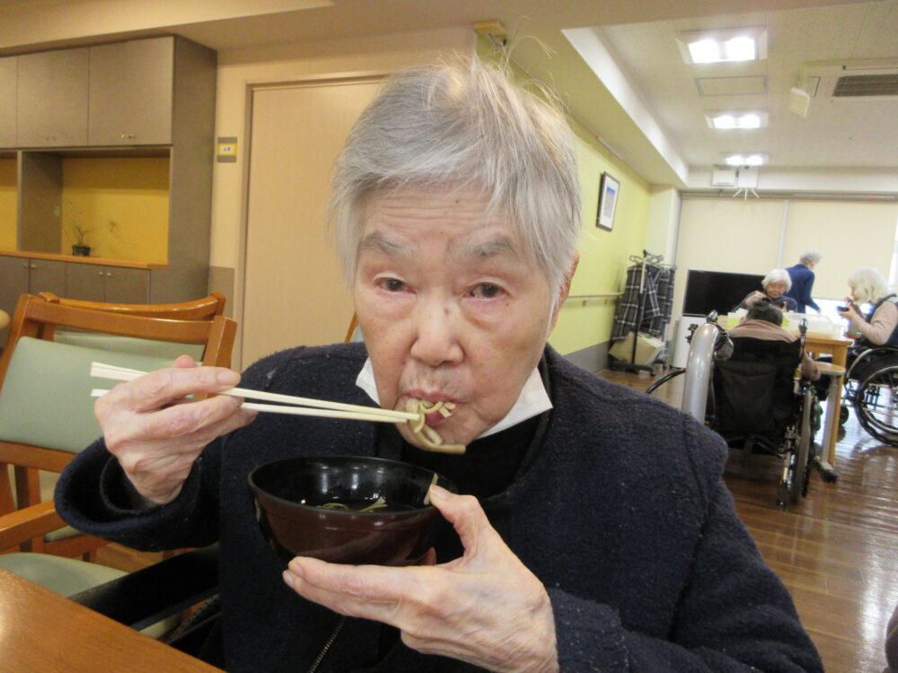 静岡市葵区有料老人ホーム_変わり蕎麦金な粉麺