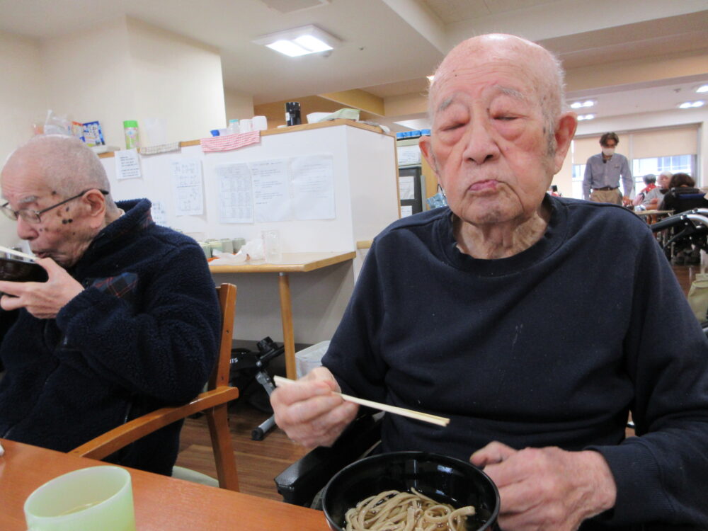 静岡市葵区有料老人ホーム_変わり蕎麦金な粉麺