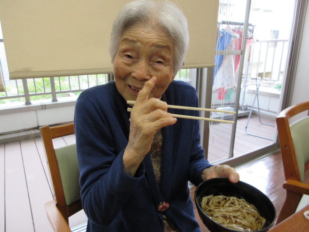 静岡市葵区有料老人ホーム_変わり蕎麦金な粉麺
