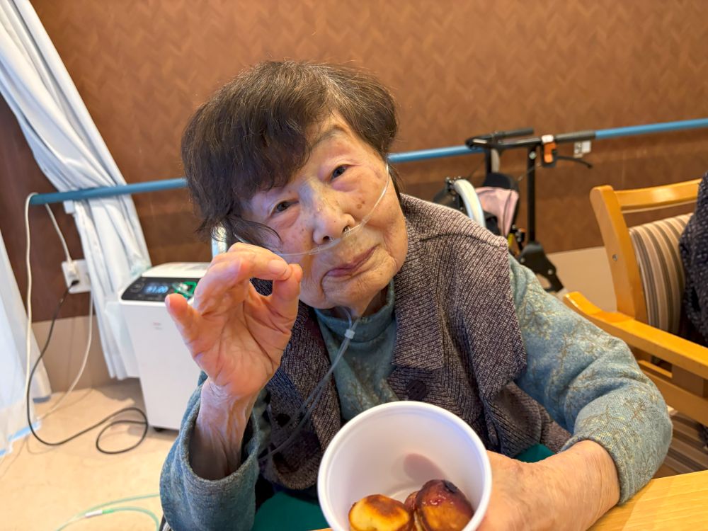 静岡市葵区老人ホーム_おやつレクベビーカステラ作り
