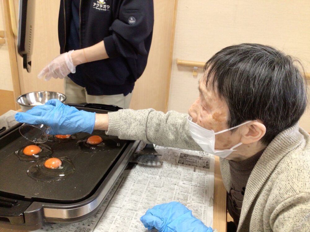 浜松市老人ホーム_目玉焼きパーティー