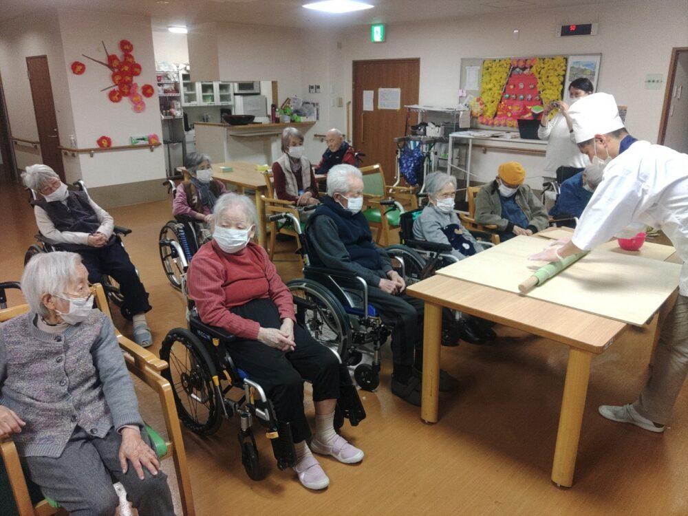 藤枝市老人ホーム_3月の蕎麦打ち茶蕎麦のなめこおろし蕎麦