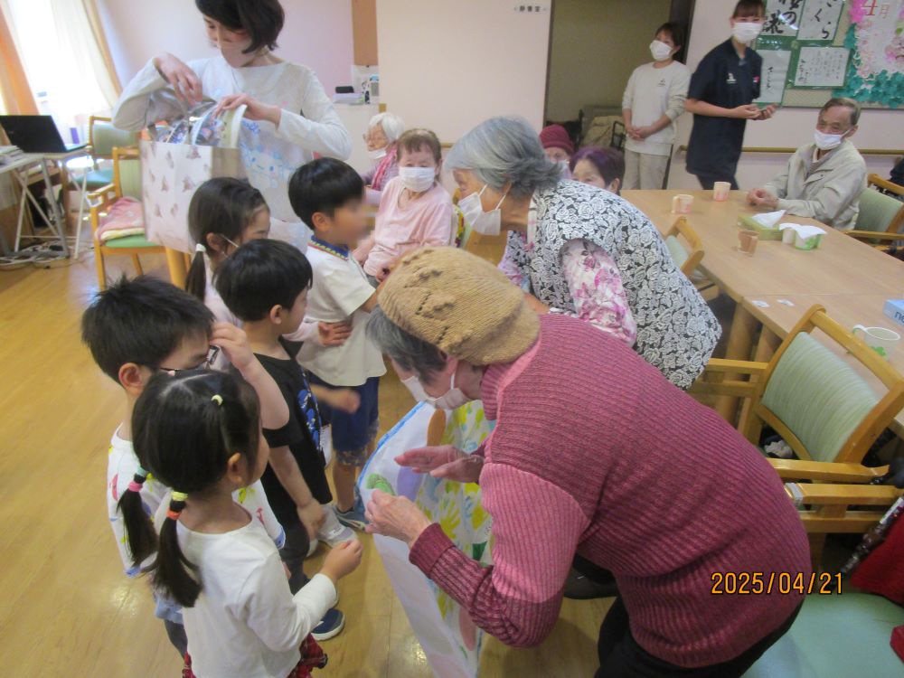 静岡市清水区老人ホーム_手芸クラブ