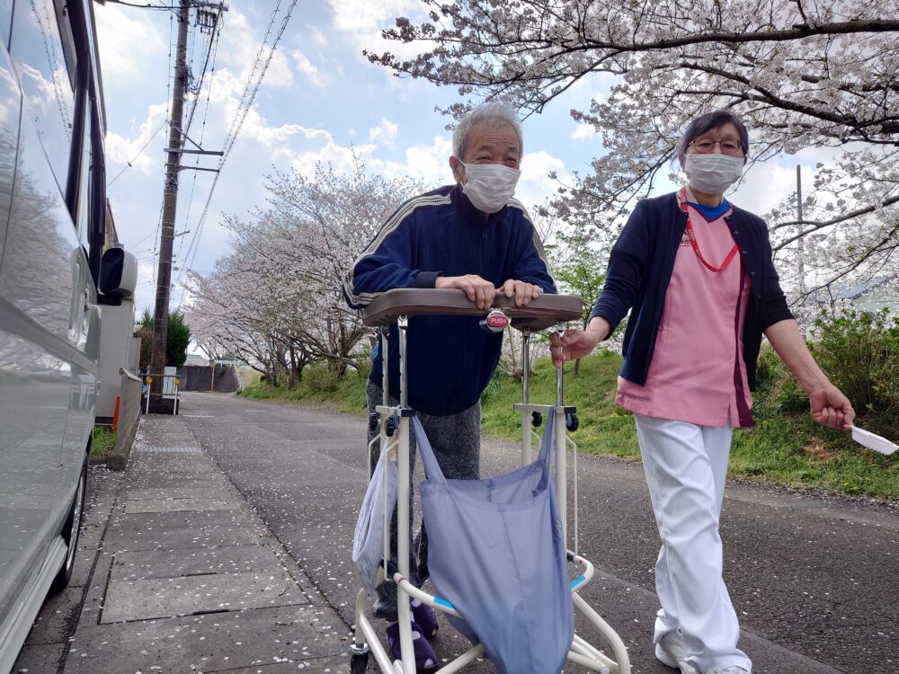 藤枝市老人ホーム_4月のレクリエーション