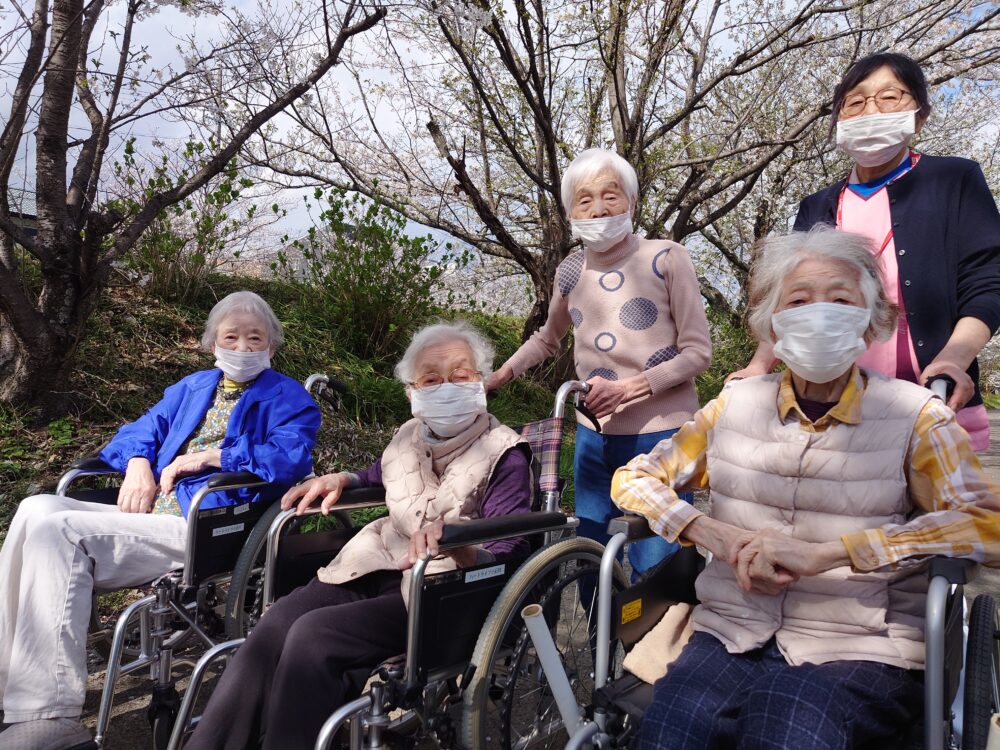 藤枝市老人ホーム_4月のレクリエーション