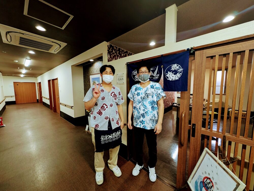 静岡市葵区有料老人ホーム_お食事処花水木で海鮮ちらし寿司を楽しむ