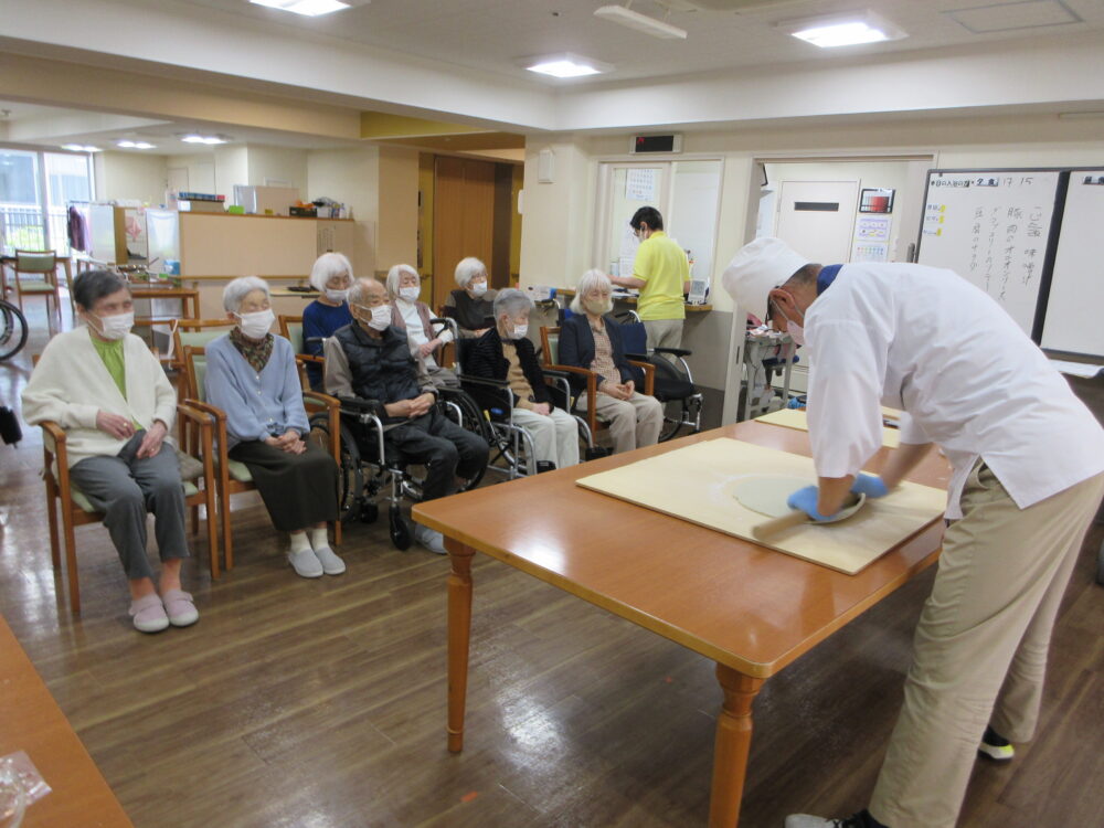 静岡市葵区有料老人ホーム_さくらそばにとろろを添えて