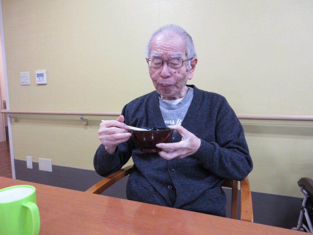 静岡市葵区有料老人ホーム_さくらそばにとろろを添えて