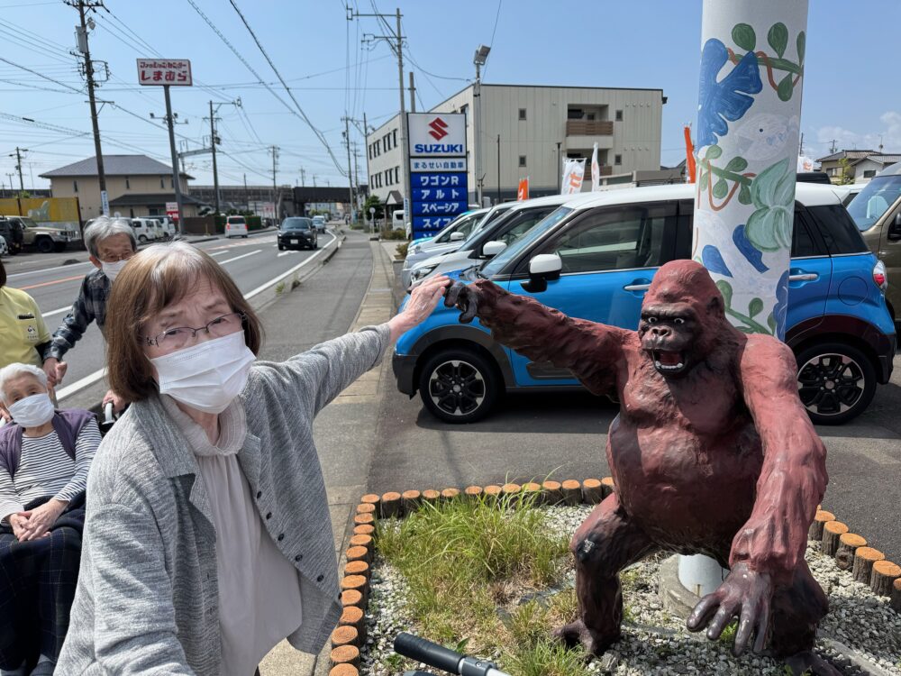 藤枝市老人ホーム_朝の散歩