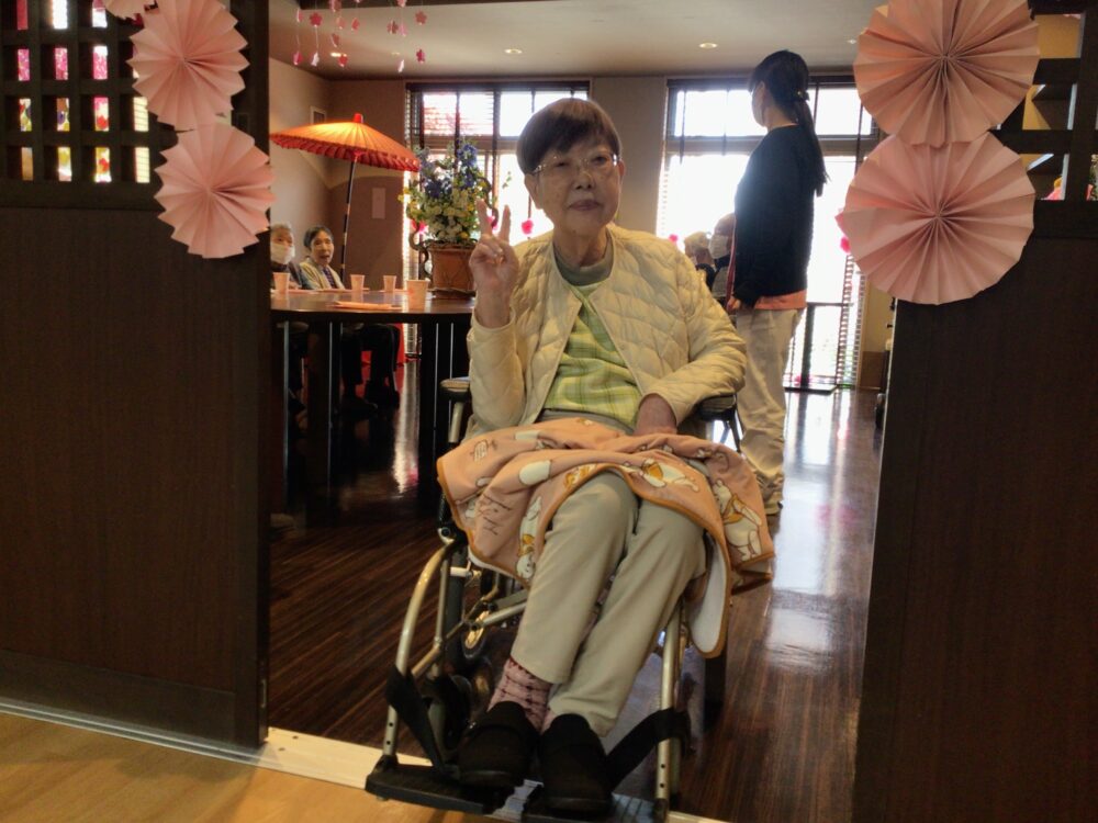 浜松市老人ホーム_春を感じるお花見とお花見会