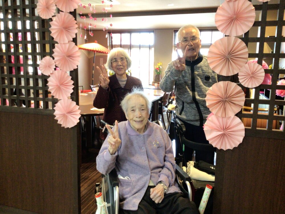 浜松市老人ホーム_春を感じるお花見とお花見会