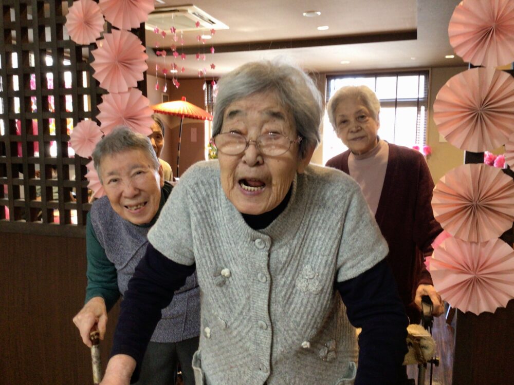 浜松市老人ホーム_春を感じるお花見とお花見会