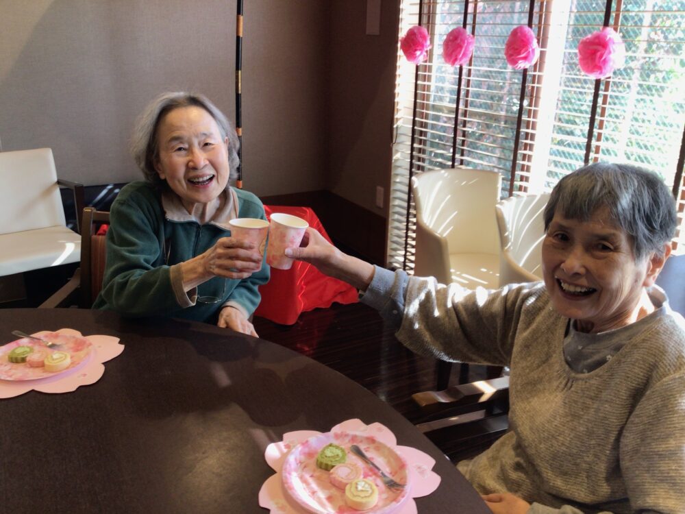 浜松市老人ホーム_春を感じるお花見とお花見会