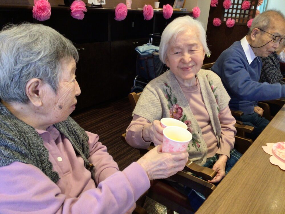 浜松市老人ホーム_春を感じるお花見とお花見会