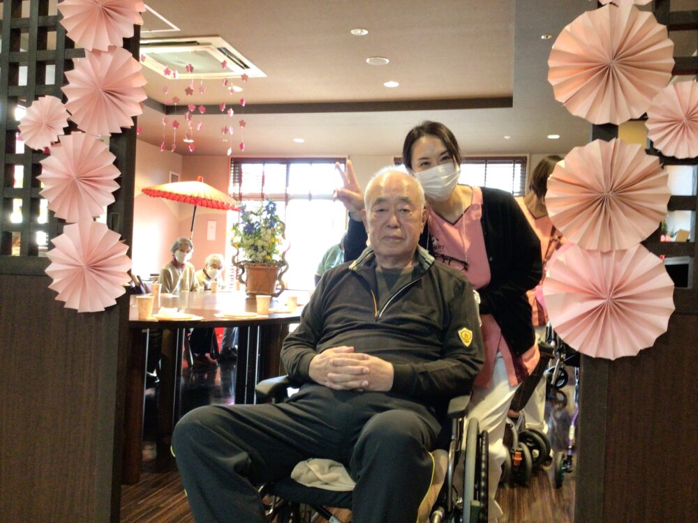 浜松市老人ホーム_春を感じるお花見とお花見会