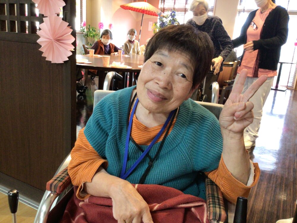 浜松市老人ホーム_春を感じるお花見とお花見会