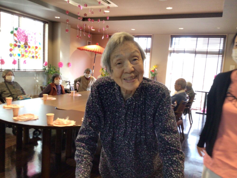 浜松市老人ホーム_春を感じるお花見とお花見会