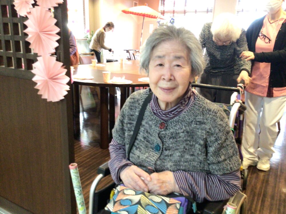 浜松市老人ホーム_春を感じるお花見とお花見会