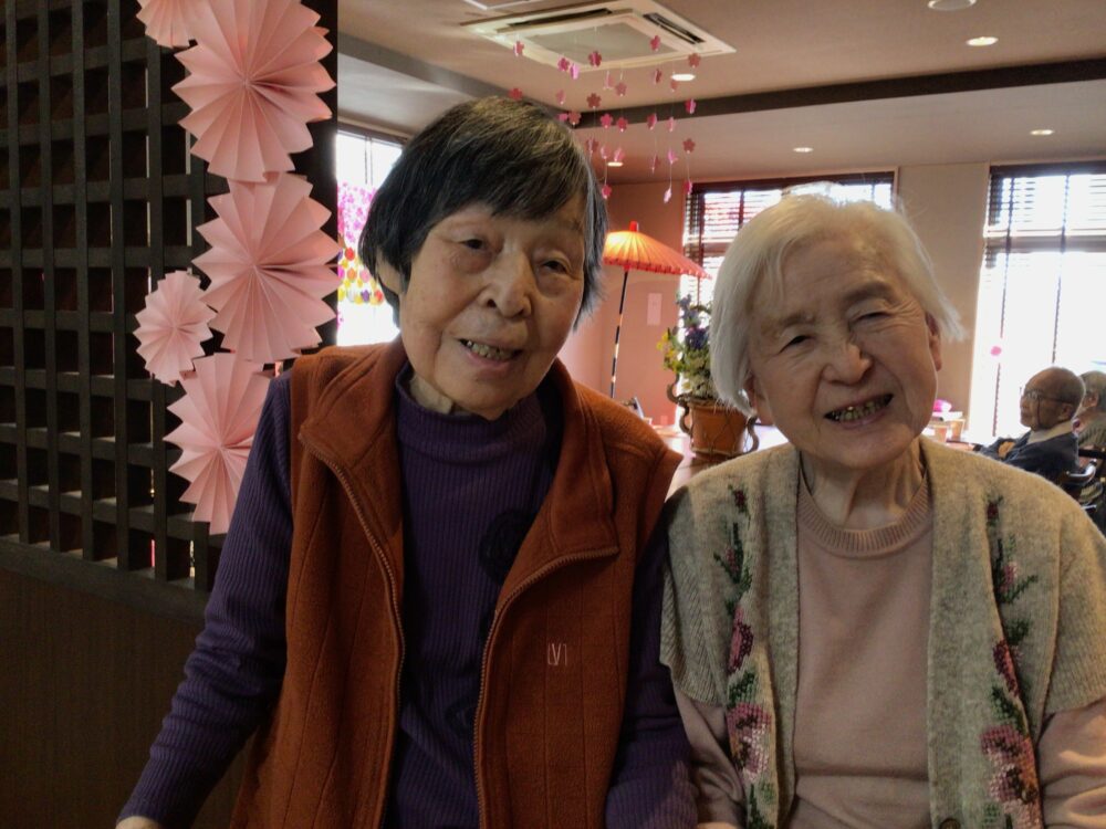 浜松市老人ホーム_春を感じるお花見とお花見会