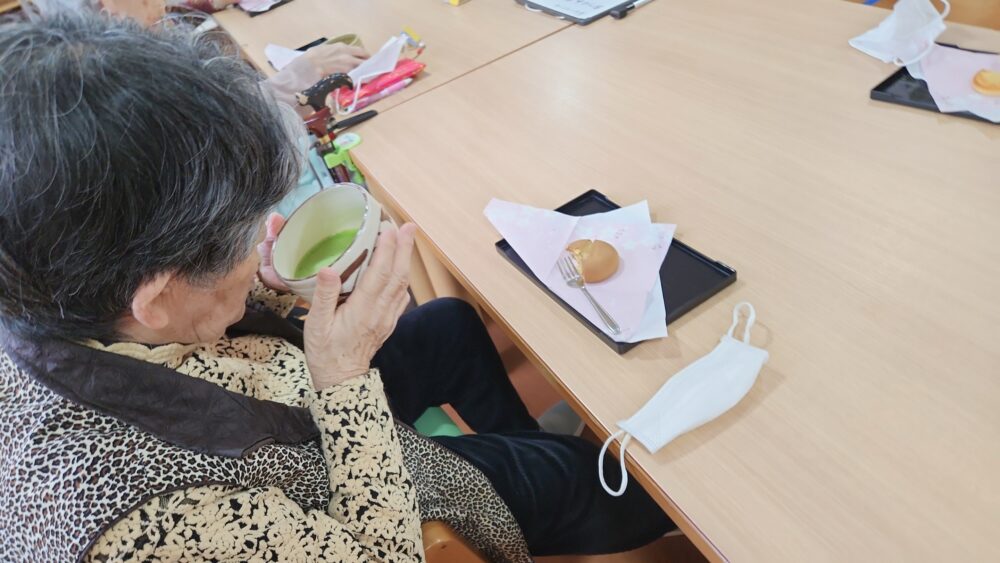 駿東郡長泉町老人ホーム_五感で感じるお茶会