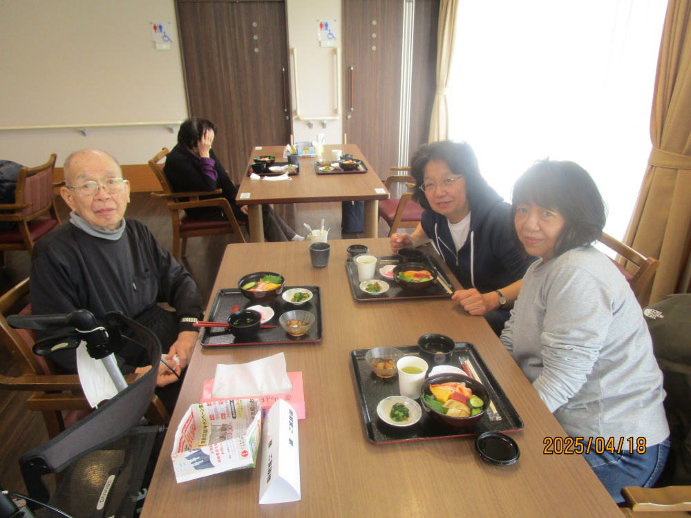 静岡市清水区老人ホーム_4月19日(金)ご家族参加型のぺんぎん食堂開催