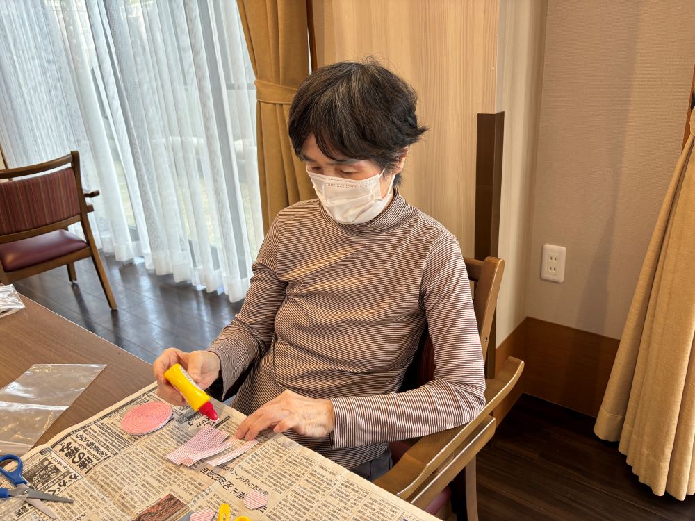 静岡市清水区老人ホーム_コースターを作ってケアマネさんにプレゼントしよう