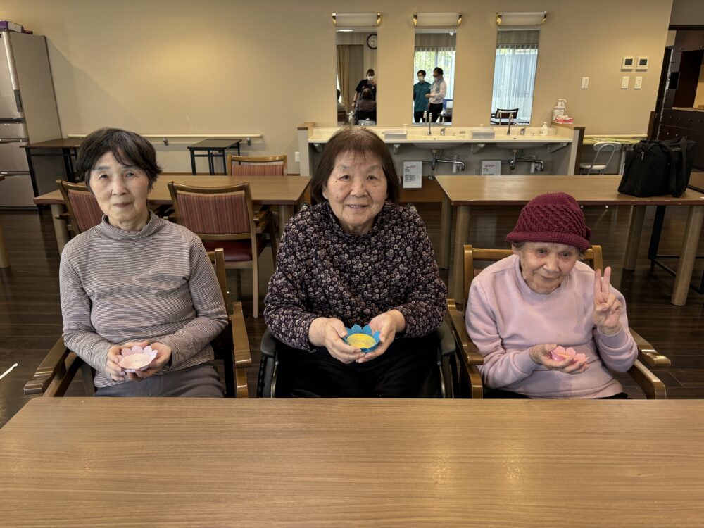 静岡市清水区老人ホーム_コースターを作ってケアマネさんにプレゼントしよう