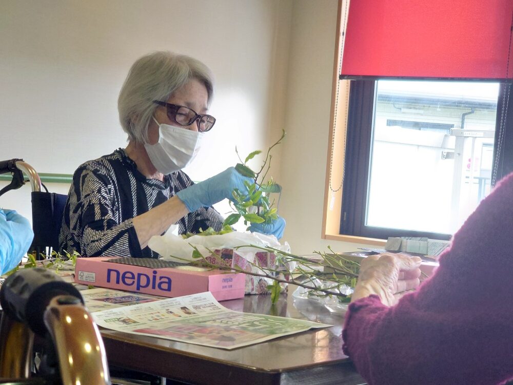 静岡市駿河区有料老人ホーム_新茶の芽の天ぷら