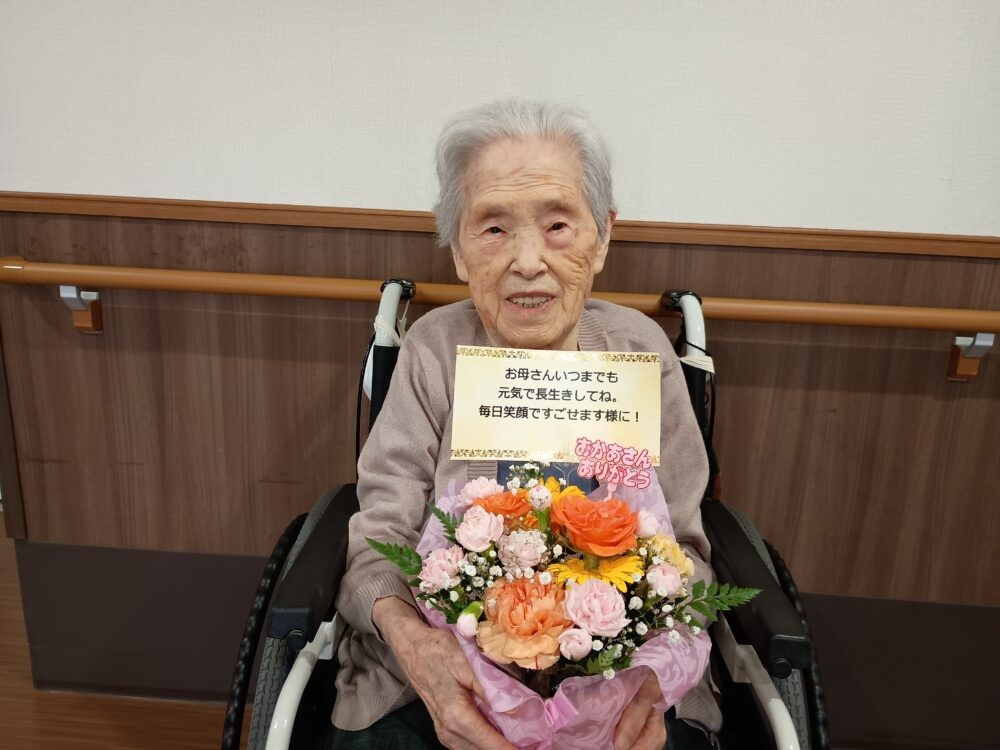 藤枝市老人ホーム_5月母の日イベント