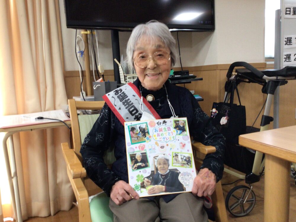 藤枝市老人ホーム_5月お誕生日会