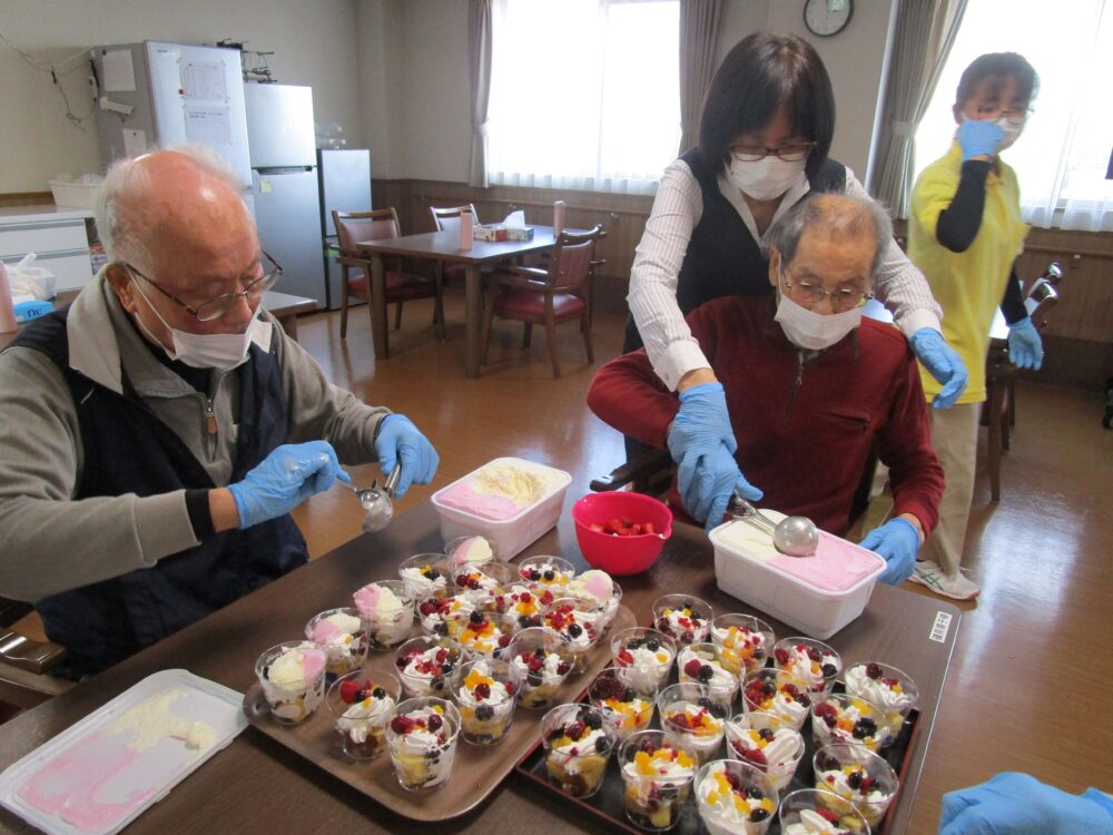 藤枝市老人ホーム_5月母の日イベント