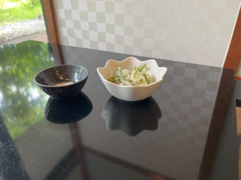 静岡市駿河区有料老人ホーム_新茶の芽の天ぷら