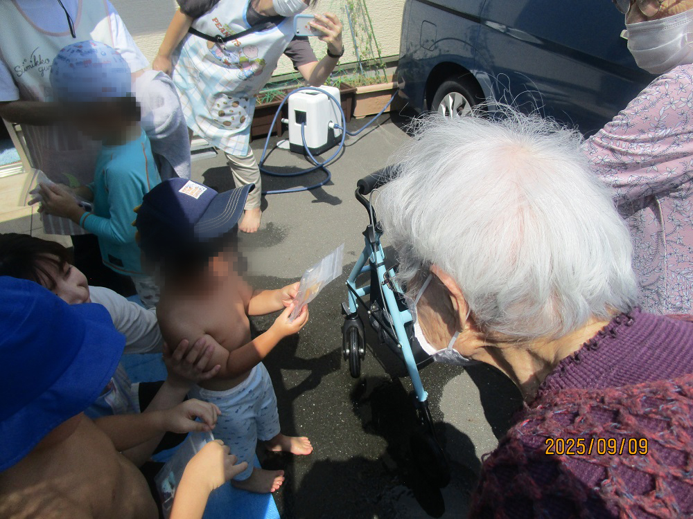 静岡市清水区老人ホーム_はぐはぐさん訪問