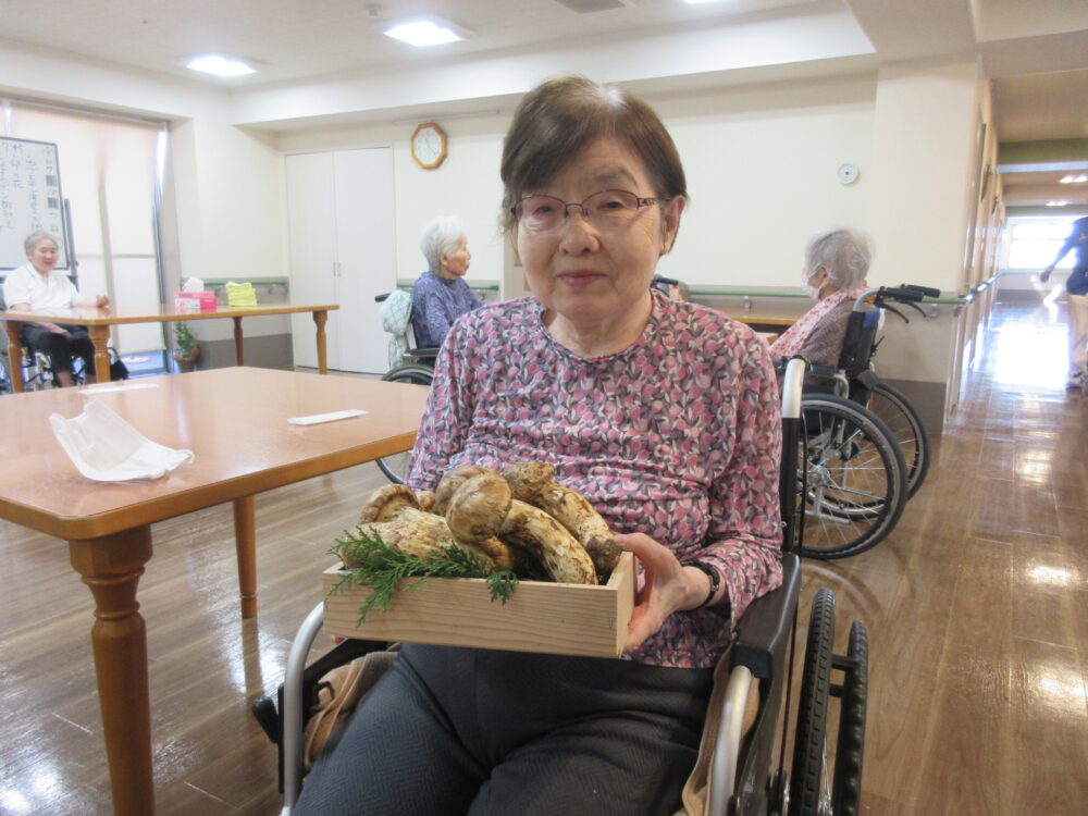 静岡市葵区有料老人ホーム_秋のまつたけごはん
