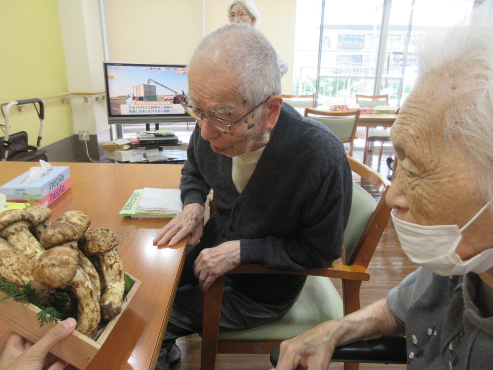 静岡市葵区有料老人ホーム_秋のまつたけごはん