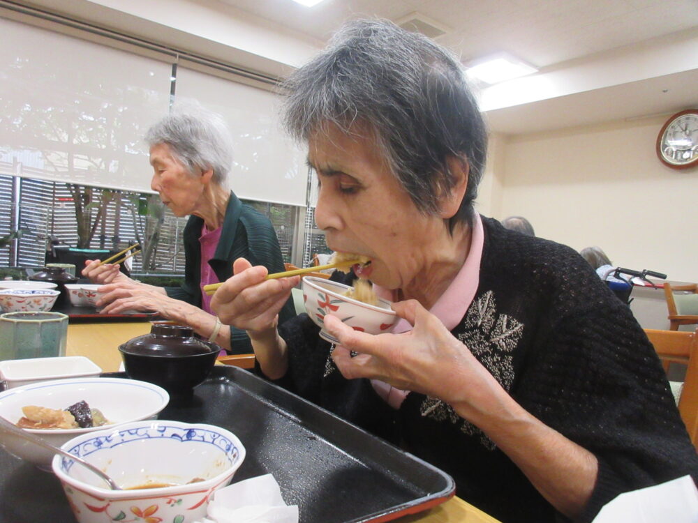 静岡市葵区有料老人ホーム_秋のまつたけごはん