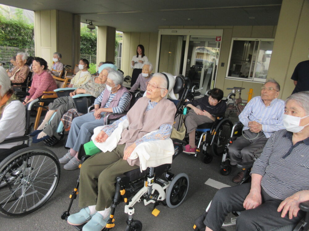 静岡市葵区有料老人ホーム_こどもみこし見物