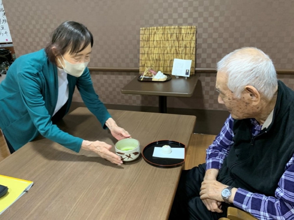 駿東郡長泉町老人ホーム_五感で感じるお茶会 芋名月と十五夜の記憶