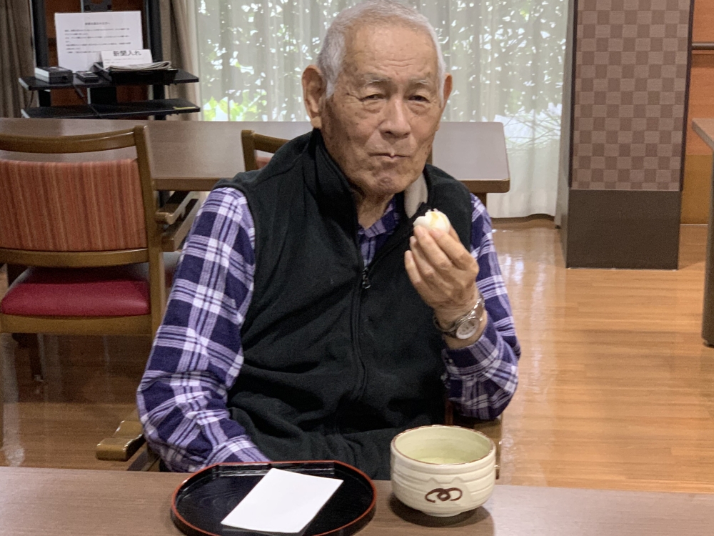 駿東郡長泉町老人ホーム_五感で感じるお茶会 芋名月と十五夜の記憶