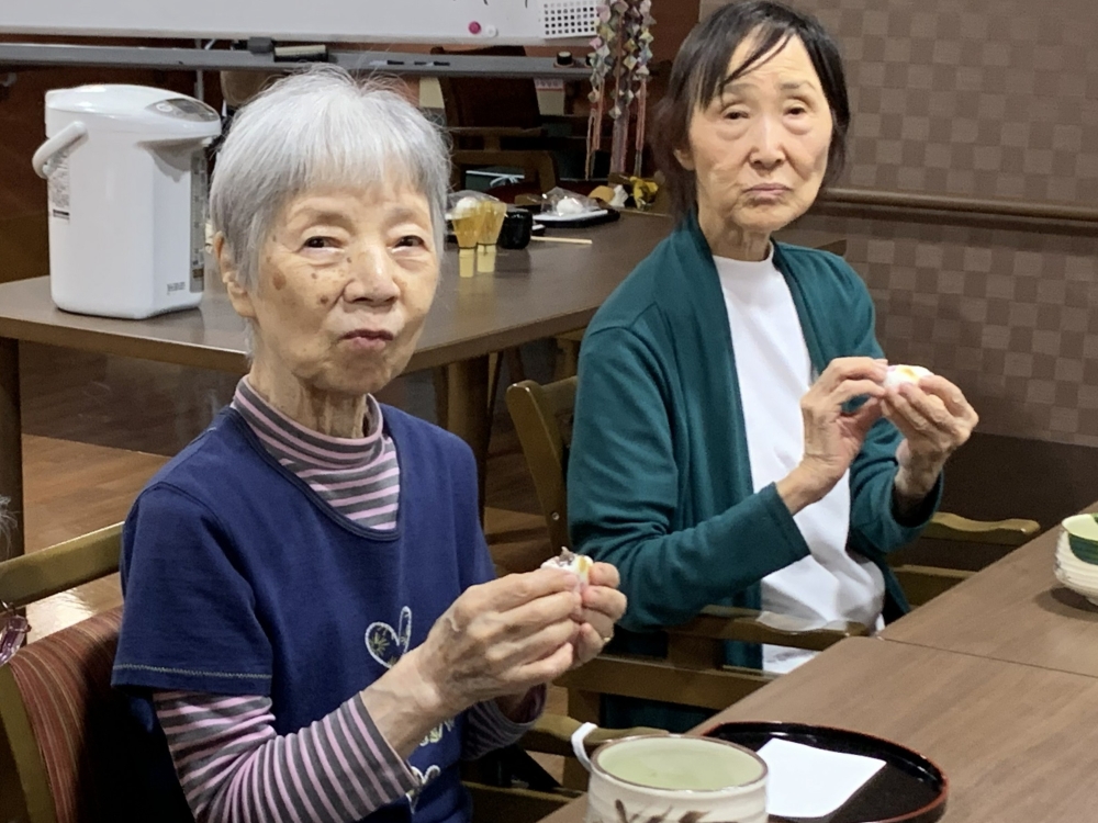 駿東郡長泉町老人ホーム_五感で感じるお茶会 芋名月と十五夜の記憶