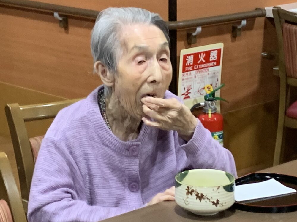 駿東郡長泉町老人ホーム_五感で感じるお茶会 芋名月と十五夜の記憶