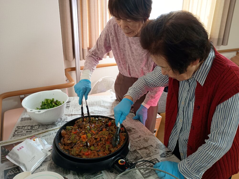 藤枝市老人ホーム_園芸クラブ収穫から調理まで