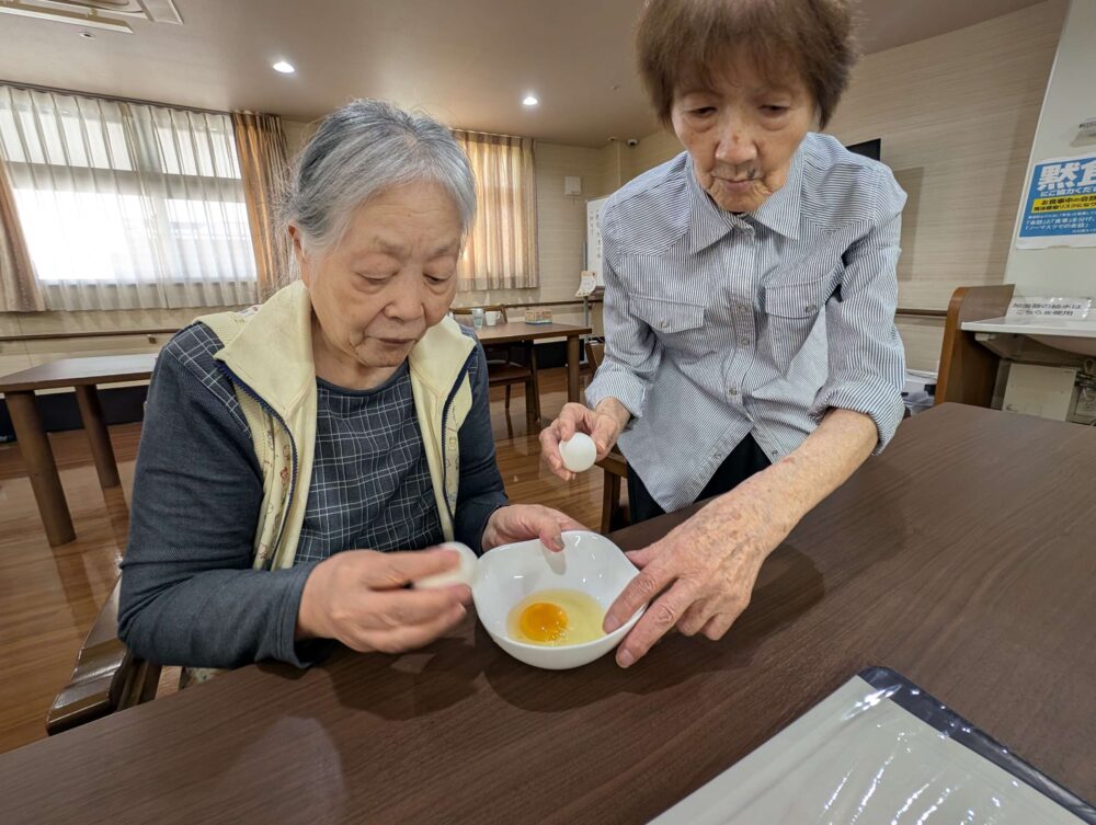 静岡市葵区有料老人ホーム_お月見撮影と蕎麦ボーロ